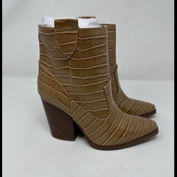 Qupid -NWOT- Caramel Croco PU Faux Leather Women 6.5 Heeled Above Ankle Bootie - Picture 1 of 8